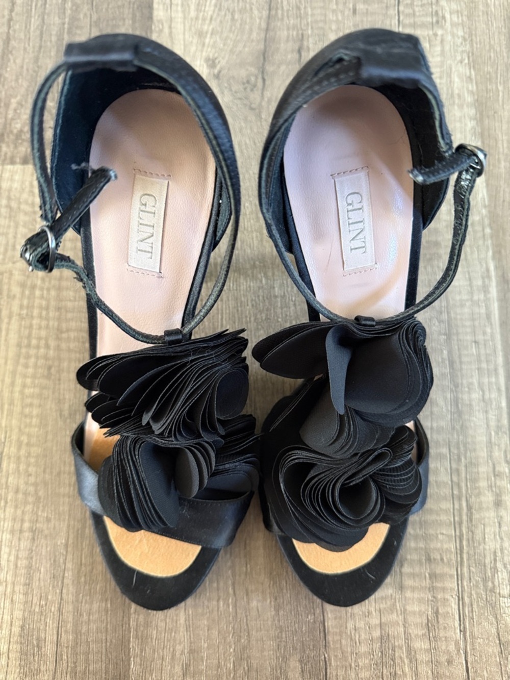 Glint Shoes Black Satin Flower Heels Size 8 Stilettos Cocktail Shoes - Picture 2 of 7